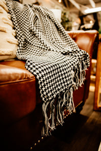 black/white blanket fringe